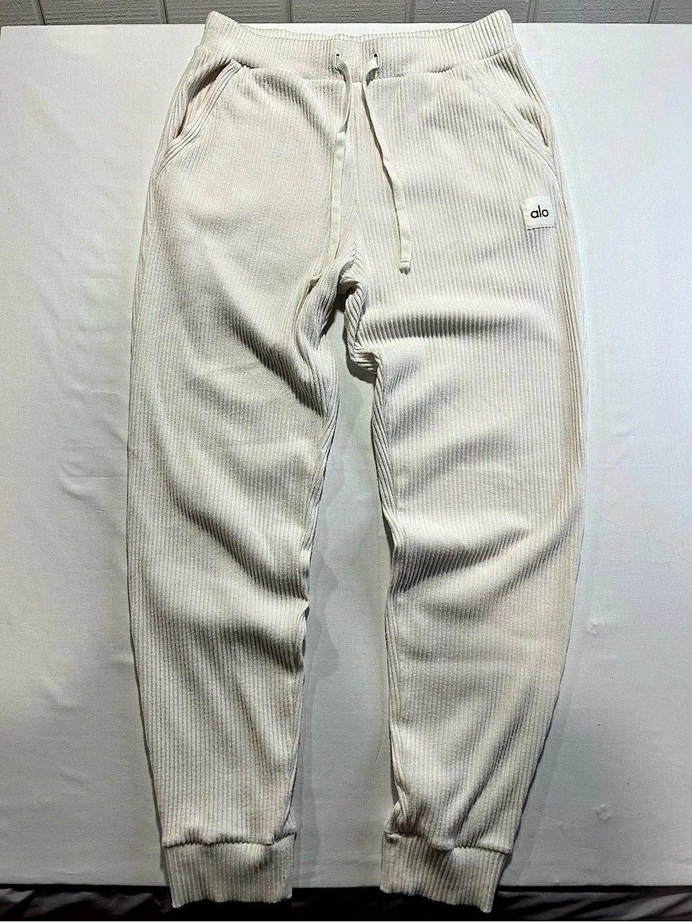 Alo Yoga Muse Sweatpants White Ivory Ribbed Knit - Size L